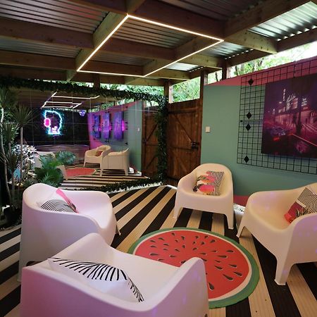 HungertonAmmonite Glamping Pod & Hot Tubアパートメント エクステリア 写真