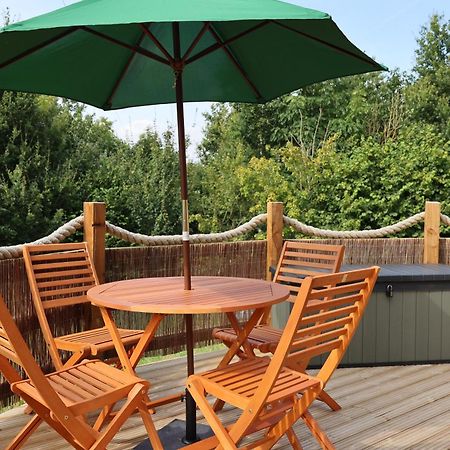 HungertonAmmonite Glamping Pod & Hot Tubアパートメント エクステリア 写真